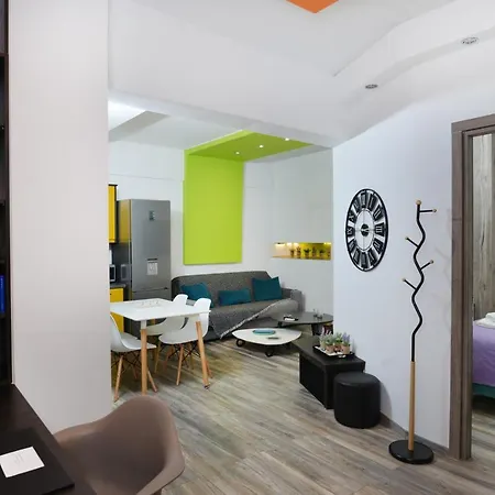Colorful Apt. Near Nea Smirni Square *